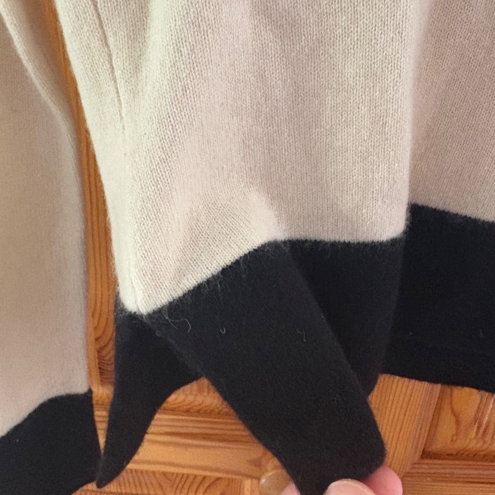 100% Cashmere Lord and Taylor 90’s Sweater Women’s XS Ivory and Black, unique! - Picture 5 of 6